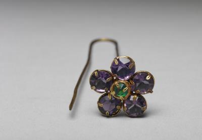 图片[2]-Gilt bronze hairpin decorated with faceted glass inlay.-China Archive